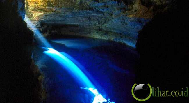 Enchanted Well - Chapada Diamantina National Park (Brazil) Enchanted Well - Chapada Diamantina National Park (Brazil)