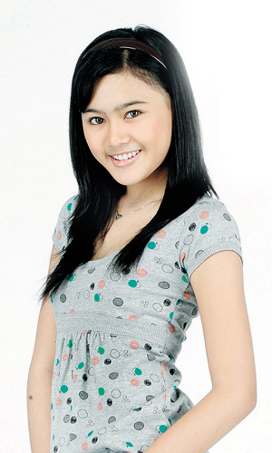 Erin+malek+tindik+lidah