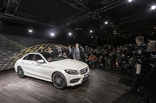 Dr. Dieter Zetsche, Vorstandsvorsitzender der Daimler AG und Leiter Mercedes-Benz Cars, bei der Weltpremiere der neuen C-Klasse in Detroit.