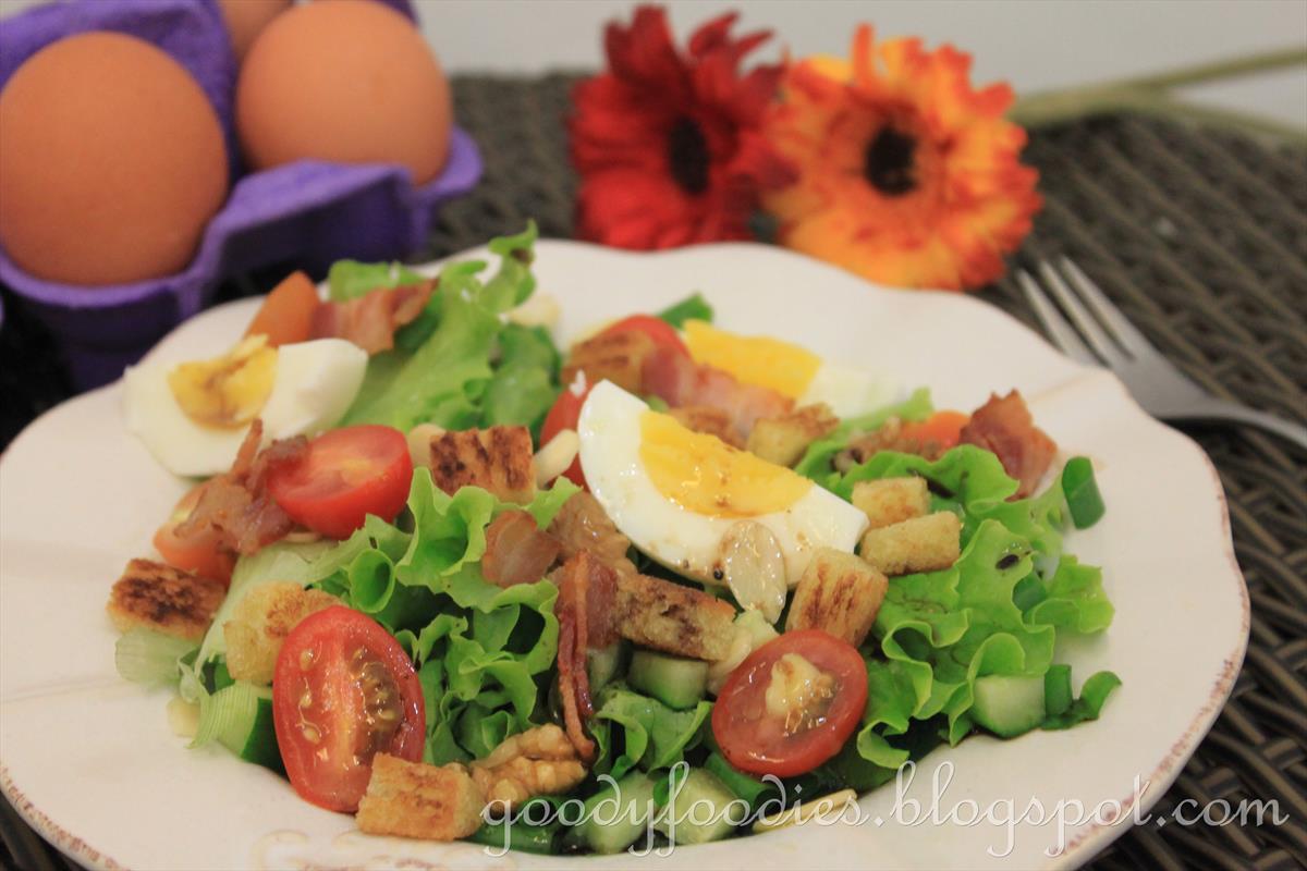 GoodyFoodies Recipe A nutty salad with boiled egg, bacon and croutons