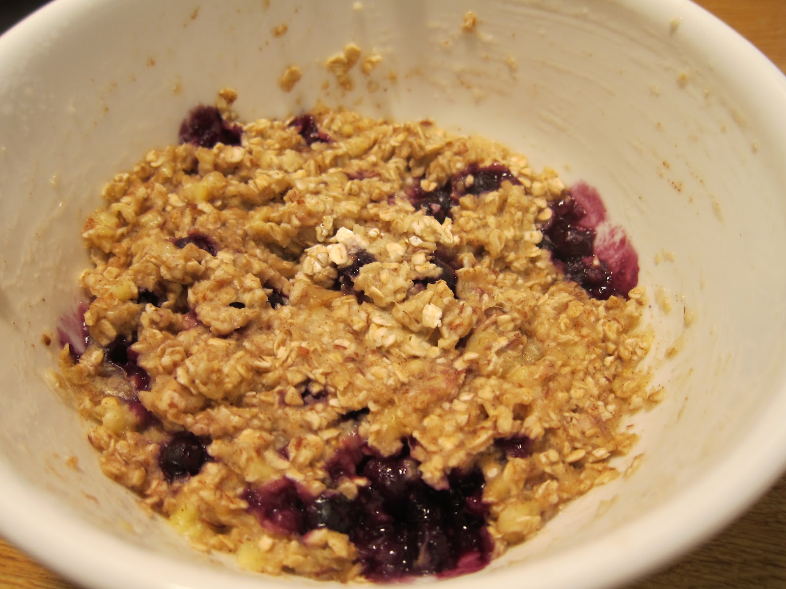 free to eat & be Quickie Microwave Blueberry Oat Cakes