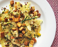Lascas de Batata-Doce Salteadas com Tofu Crocante Lascas de Batata-Doce Salteadas com Tofu Crocante (vegana)