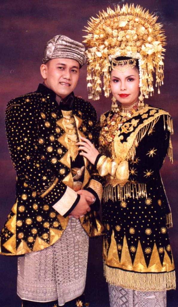 baju pengantin minangkabau