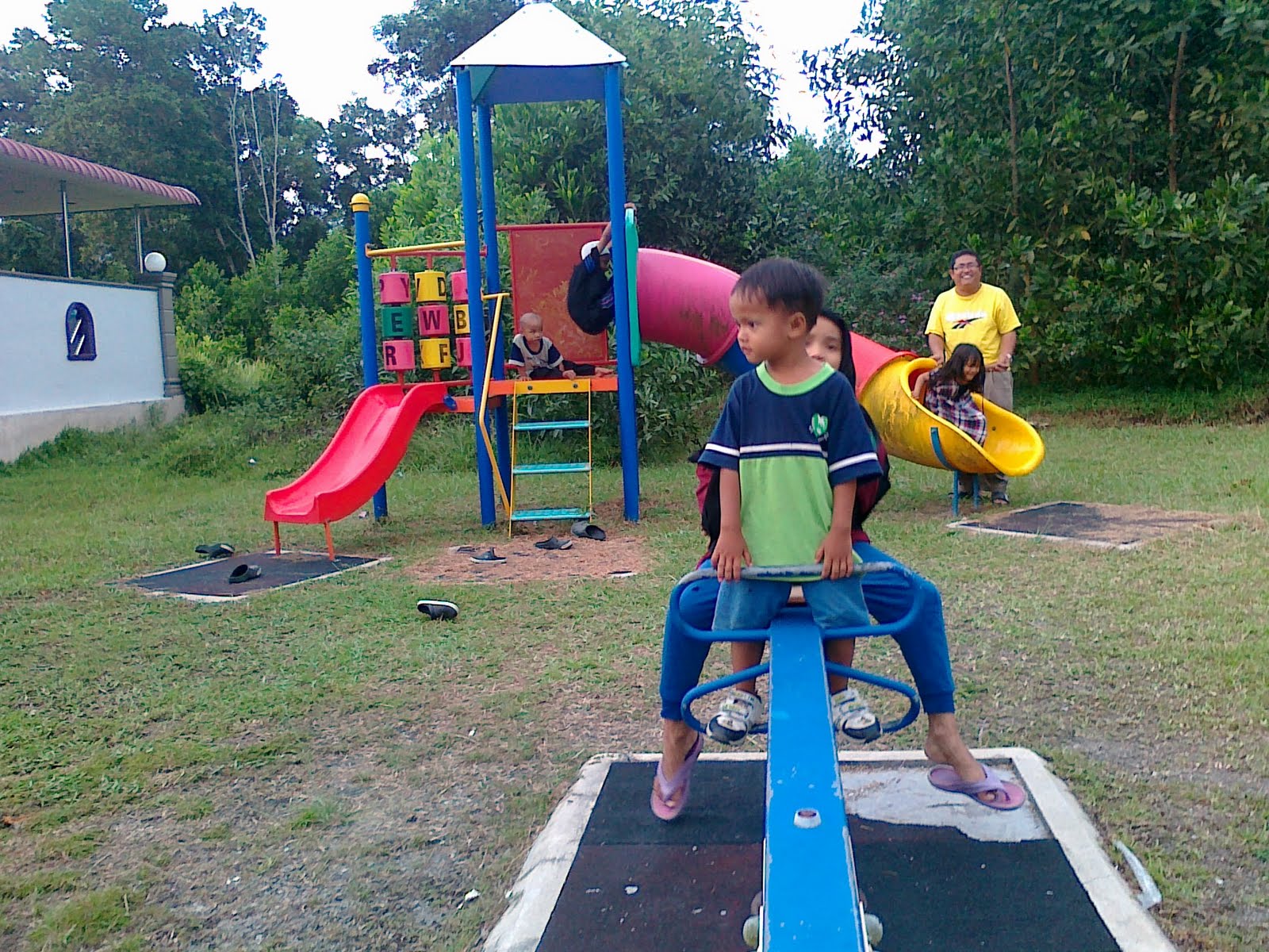 Ojo Lali Mampir: Sepetang Di Taman Permainan