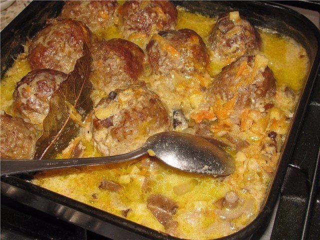 Тефтели мясные с подливкой в духовке пошаговый рецепт Тефтели мясные с подливкой в духовке пошаговый рецепт