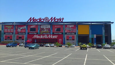Media Markt in Lorca - big impressive frontage!
