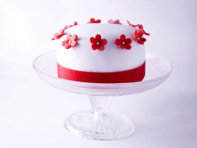 Como hacer perlas.  Receta de fondant, Tortas/pasteles de cupcakes,  Tutoriales de decoración de tartas