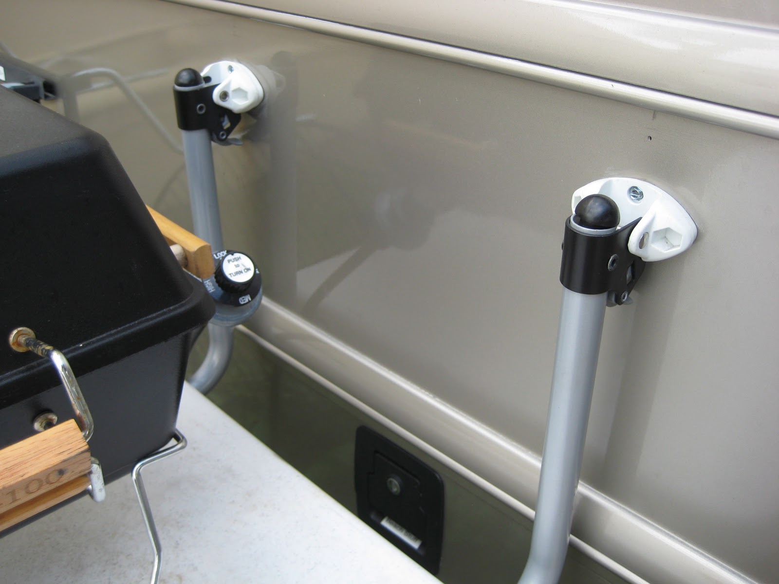 Hula Hut RV Mods and Changes Outside Removable Table