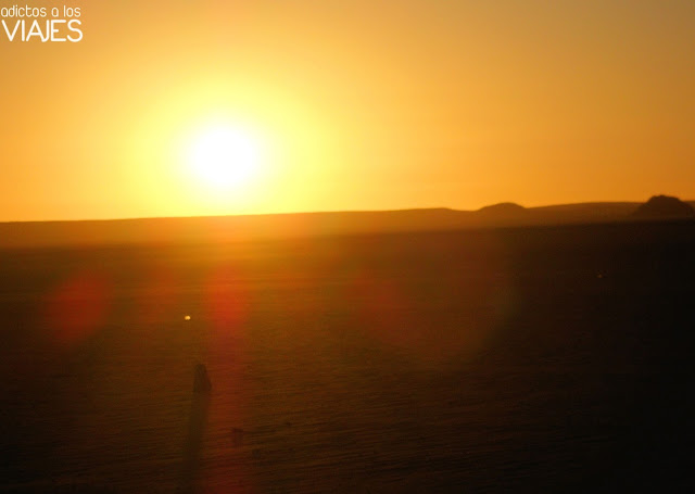 amanecer en el desierto del Sahara