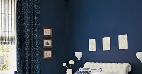 La decoración de un dormitorio azul