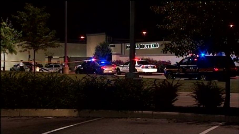 Factory Outlet Insiders Shooting At Cincinnati Premium Outlets