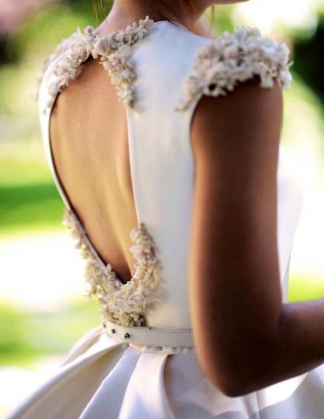 vestidos de novia con bordado pedreria artesanales svaroski apliques cinturones hombreras