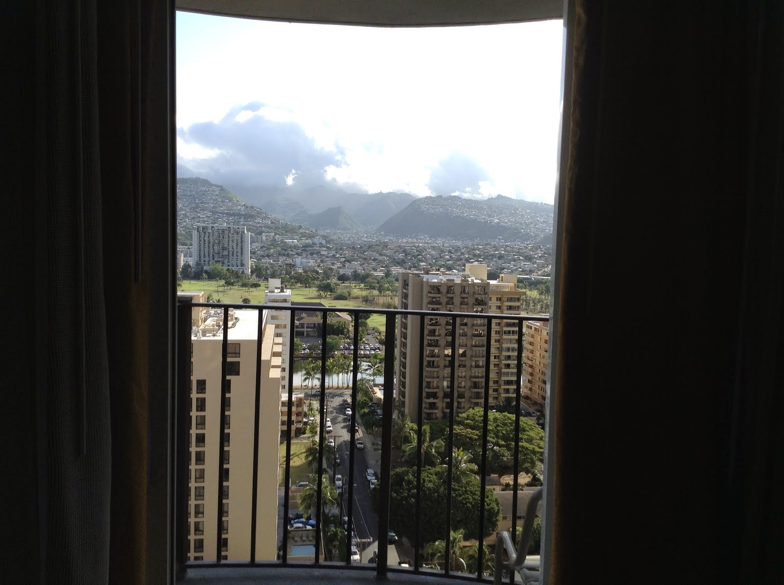 MOUNTAIN VIEW FROM WAIKIKI HILTON