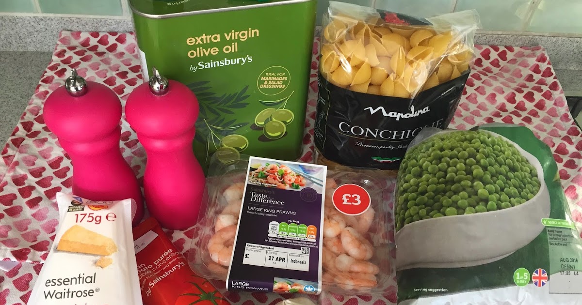 THIS LITTLE PIGGY LOVES FOOD! SWEET PEA & PRAWN PASTA SHELLS