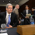 Tim Cook defiende los pagos tributarios de Apple.