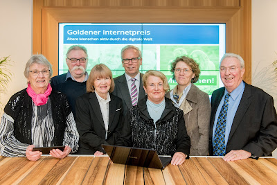 Gewinner des "Goldenen Internetpreis"; v.l.n.r.: Margret Budde, Günter Voß, Ursel Ilgner, Robert Bath, Karin Braune, Ellen Salverius-Krökel und Burchard Wedewer