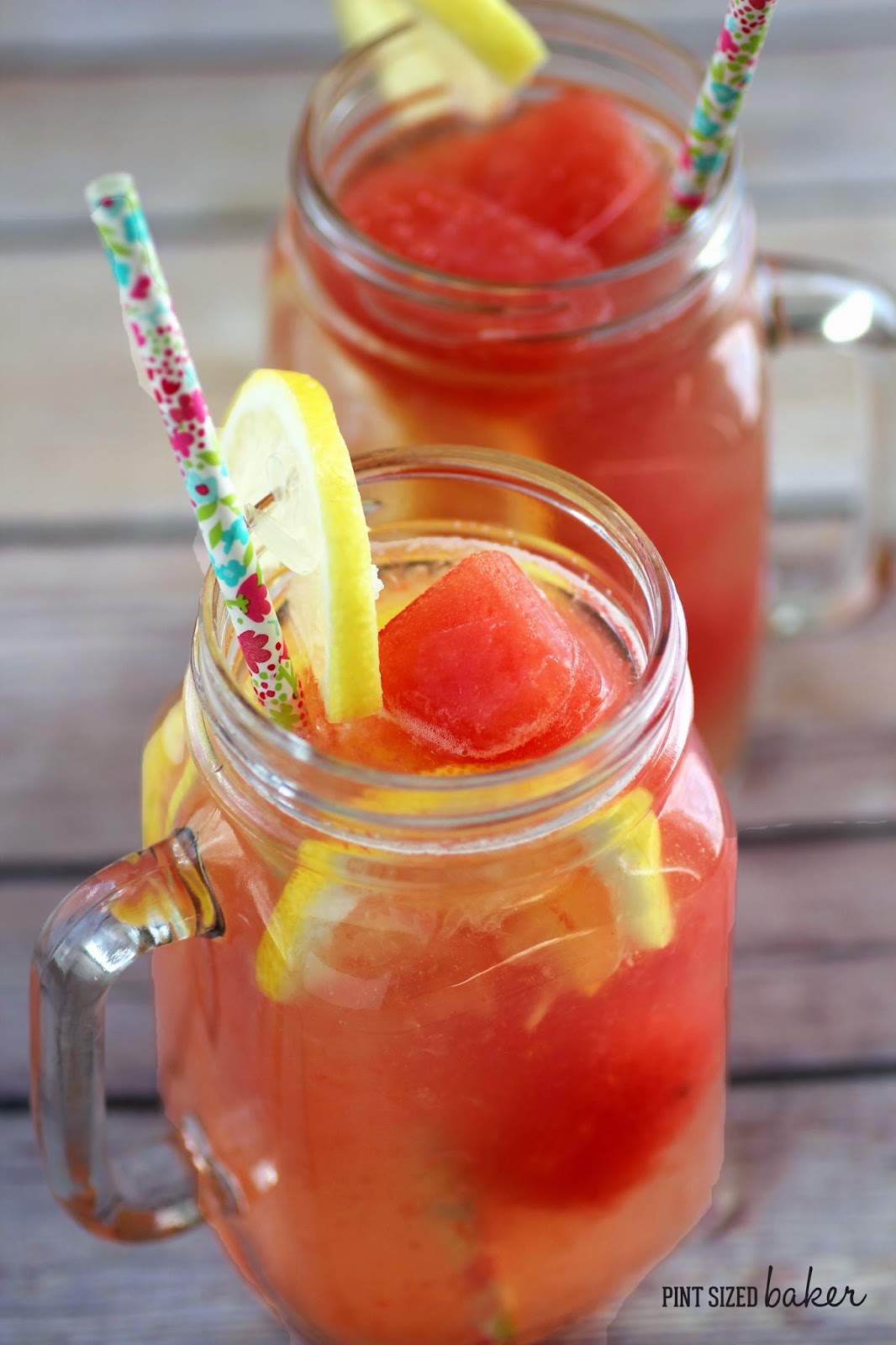 1+ps+Lemonade+with+Watermelon+Ice+Cubes+(5)