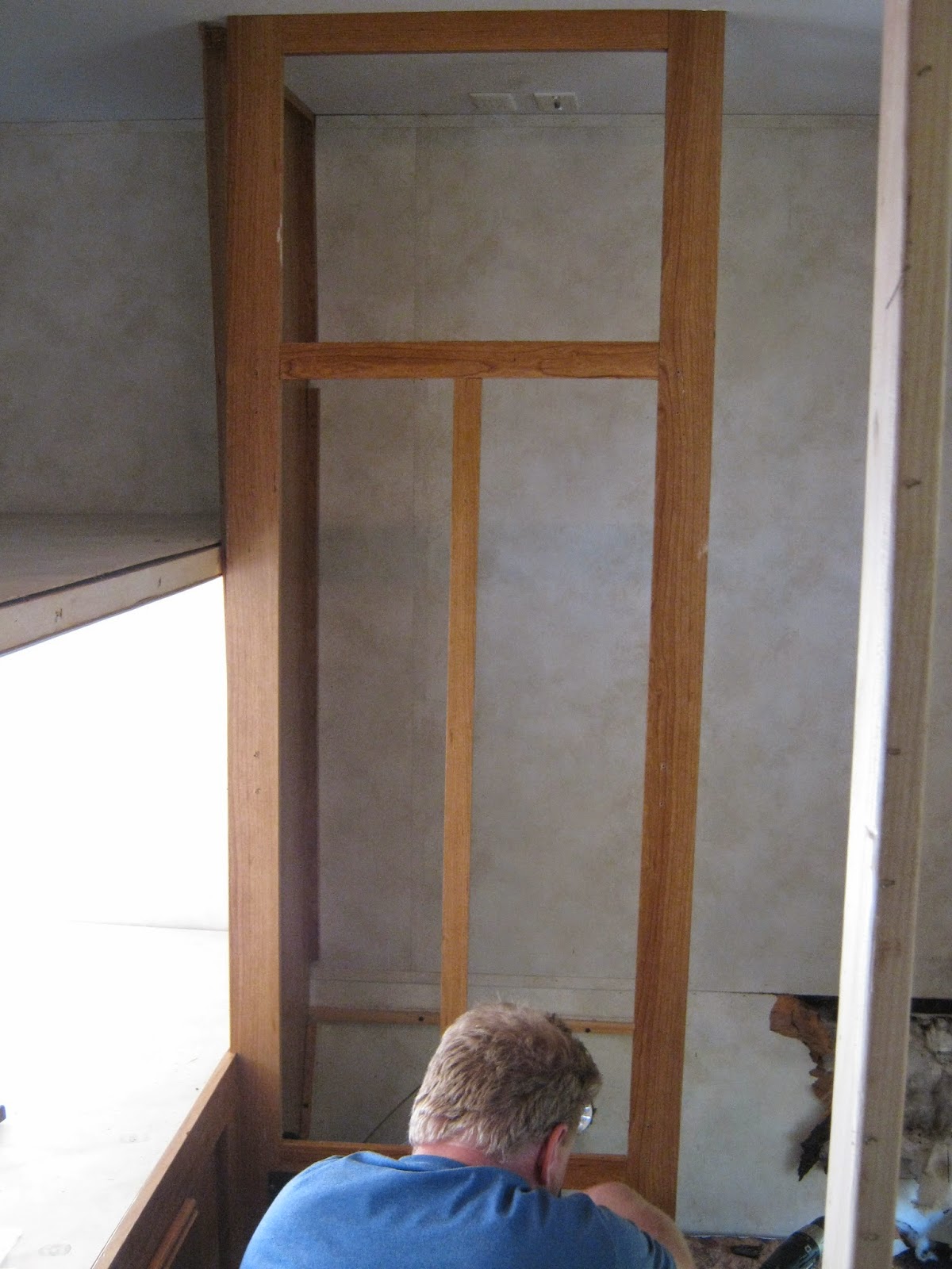 Puma travel trailer water damage RV repair renovate flooring bottom bunk rear storage remove wardrobe TV cabinet http://makingmemoriesrv.blogspot.com/