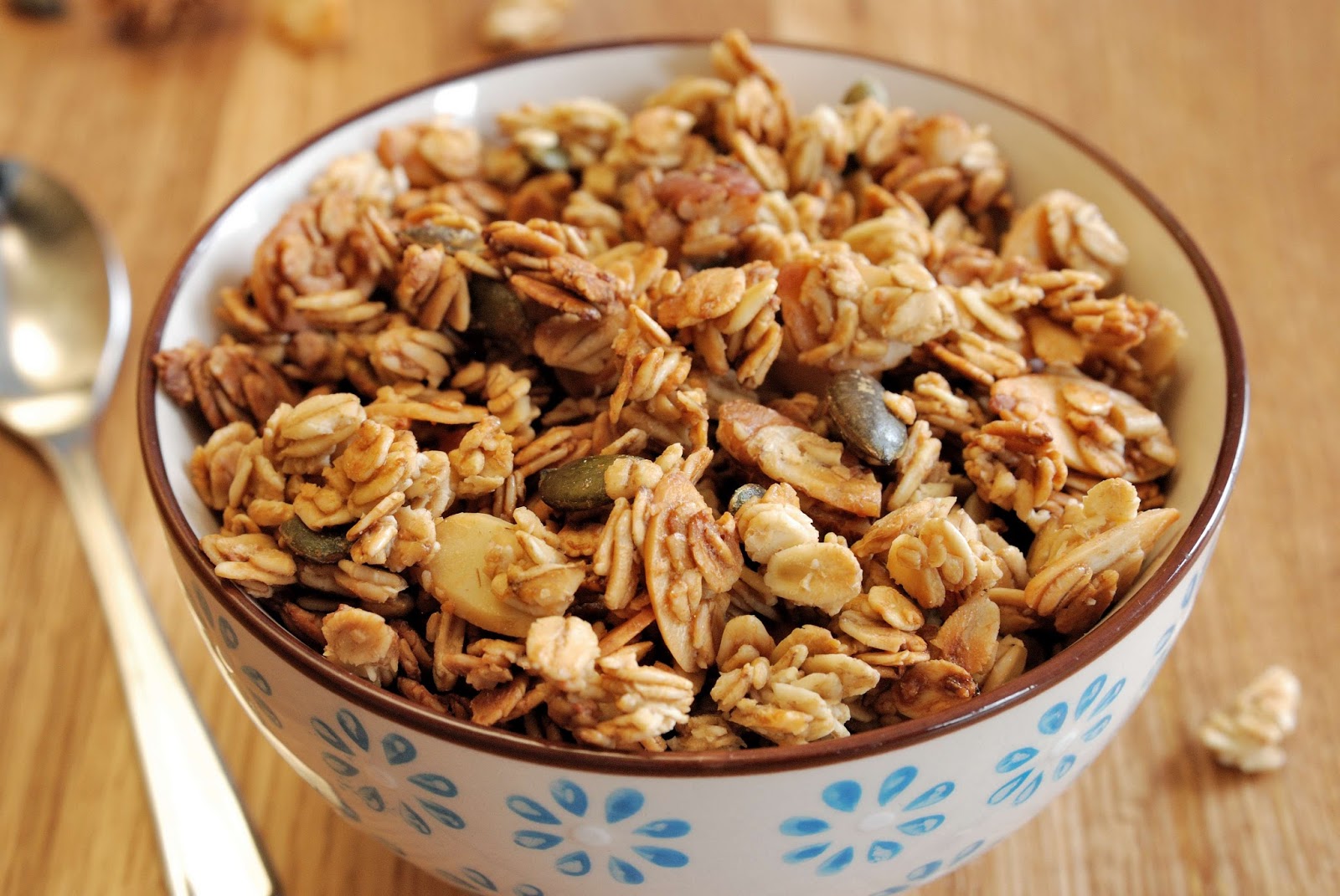 Pauline à la crème anglaise My healthy nutty granola