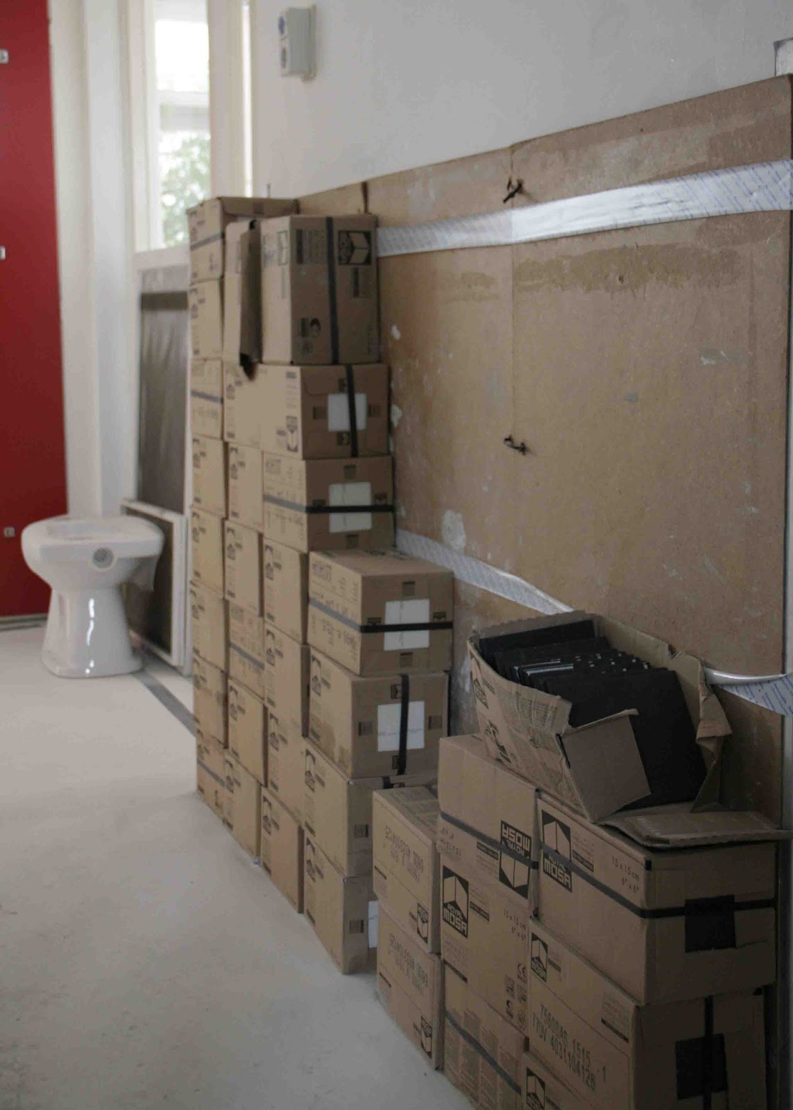Geen renovatie' blog: september 2012 Woonkamer aan de muur gemonteerde witte