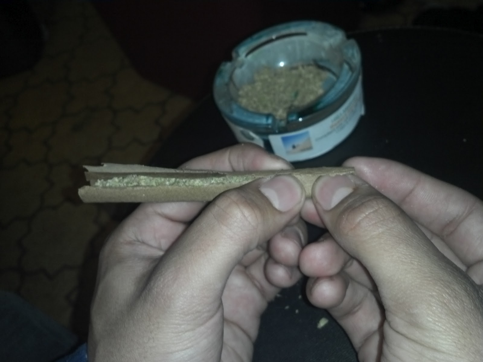 We Smoke Blunts Tutorial How to roll a blunt