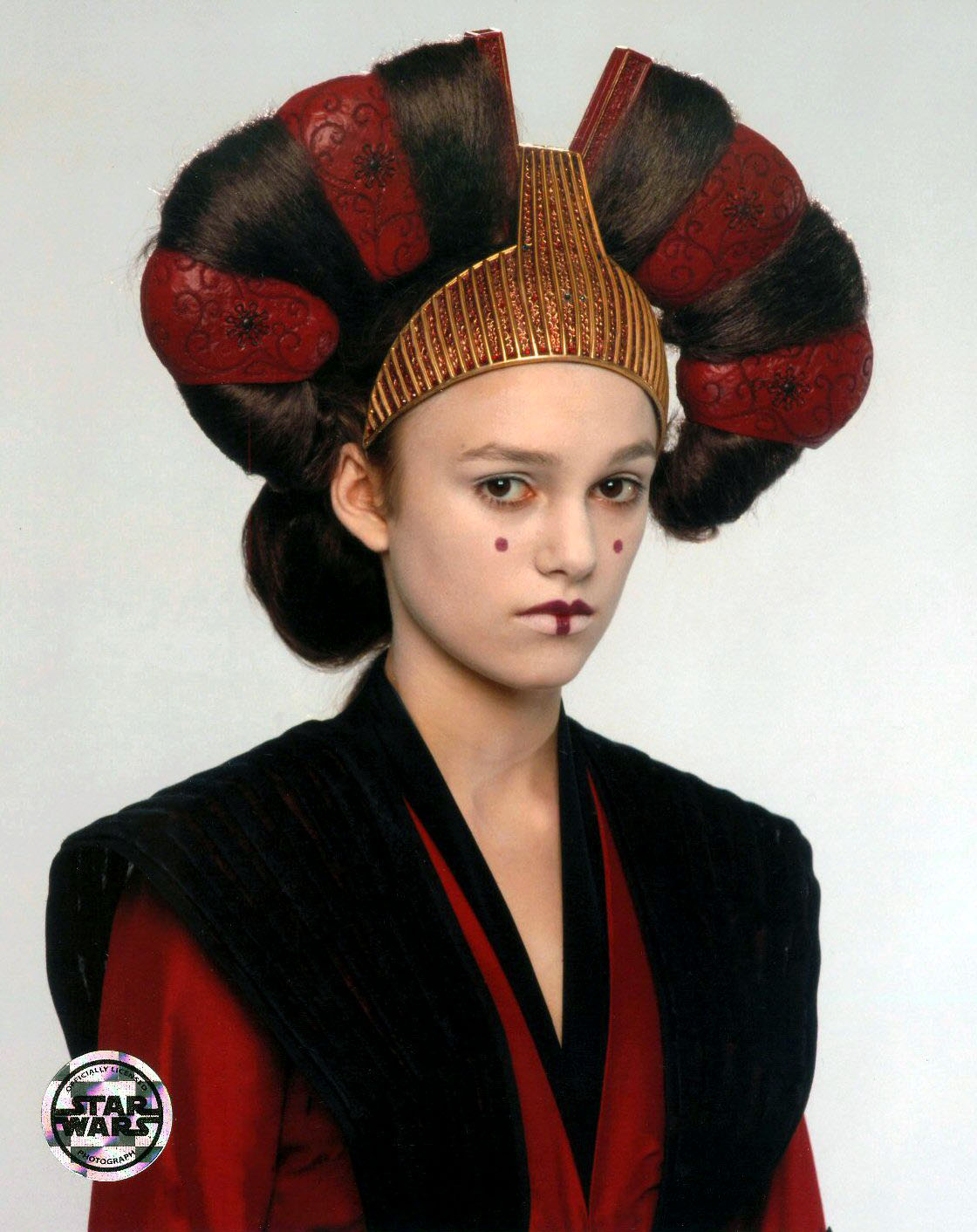 http://4.bp.blogspot.com/-VEeYSoQGIqA/T3A4jd-PN1I/AAAAAAAAXog/m_fgmjjvsag/s1600/keiraknightley-dot-net_starwars-promo-001.jpg