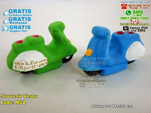 Souvenir Vespa Gerabah
