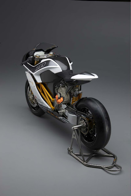 mission r rear left 4 5 lr.jpg