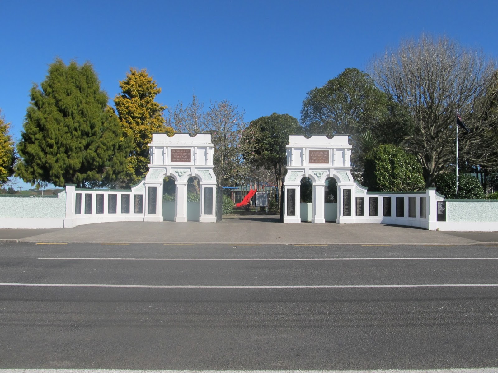 100 NZ World War One Memorials 19142014 Eltham war memorial, Taranaki