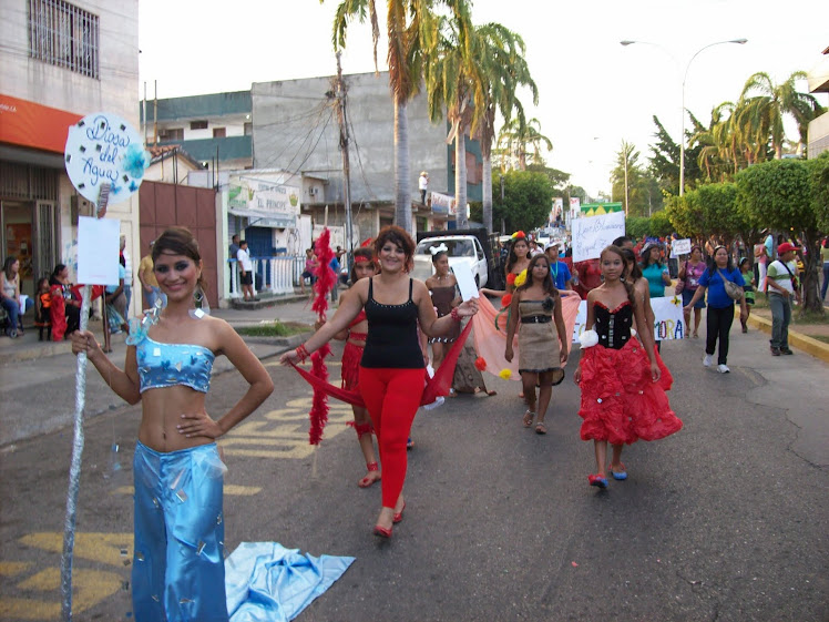 DIOSA DEL AGUA Y COMPARSA DE FANTASÍAS