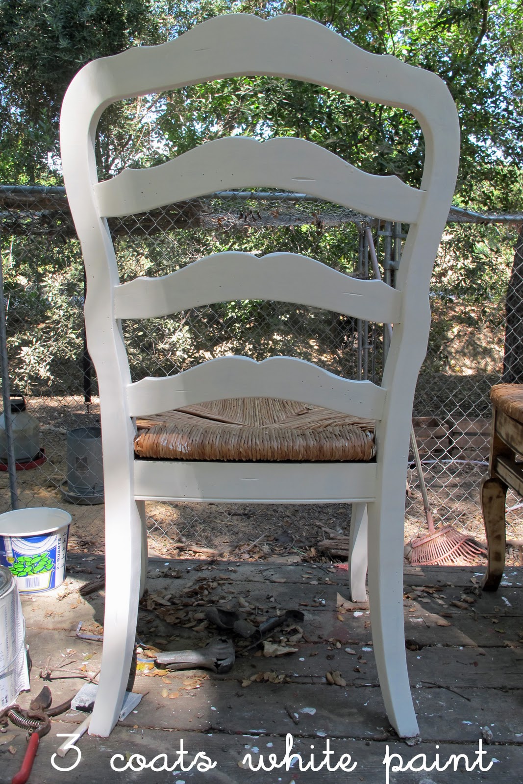 http://4.bp.blogspot.com/-VIEoVzJoEbc/TqDgUBmlceI/AAAAAAAACJ0/eIavF65cCGA/s1600/chairpainted+copy.jpg