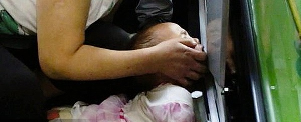 MENGERIKAN! Lagi Kes Membabitkan Eskalator Menimpa Kanak-Kanak MENGERIKAN! Lagi Kes Membabitkan Eskalator Menimpa Kanak-Kanak