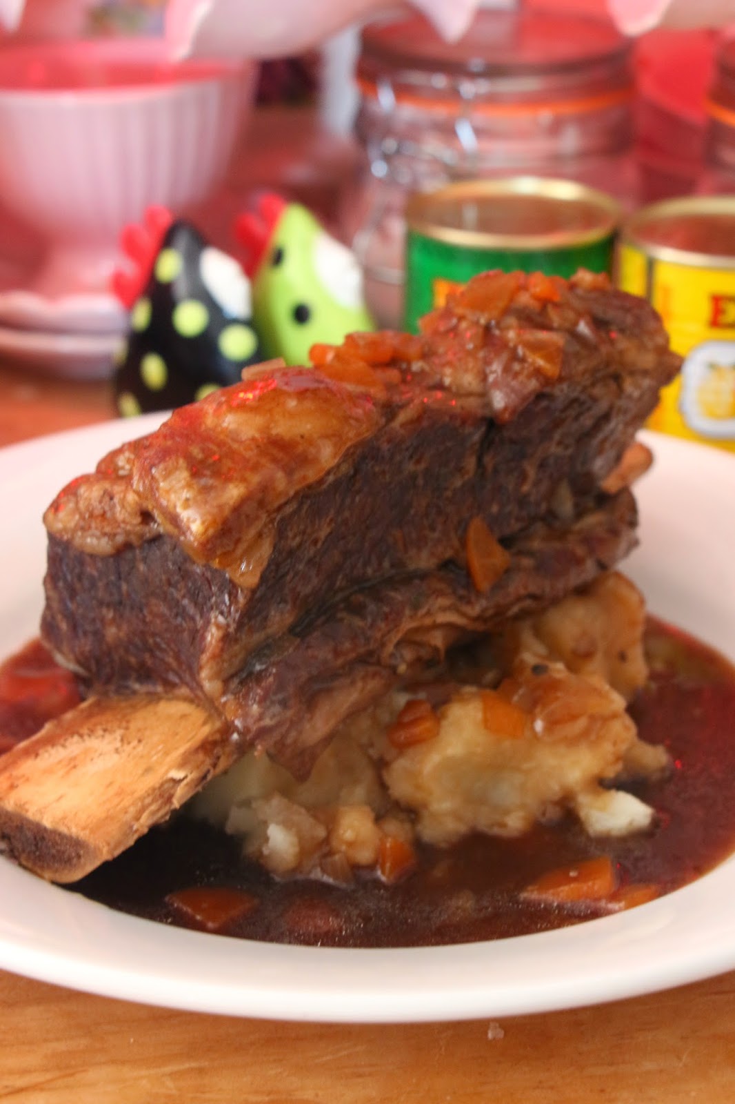 FLOWER POT KITCHEN SHORT RIBS BRAISED IN BEEF MARROW BONE STOCK