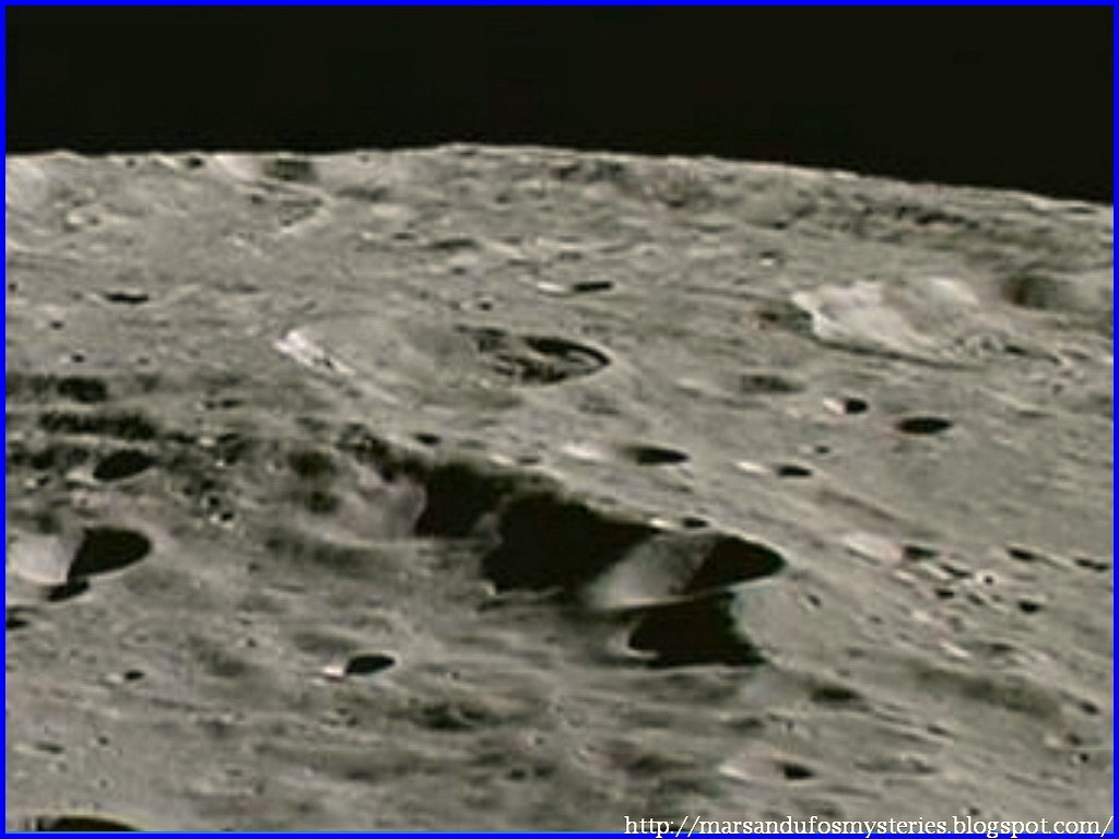 The Moon And The Sledgehammer Free