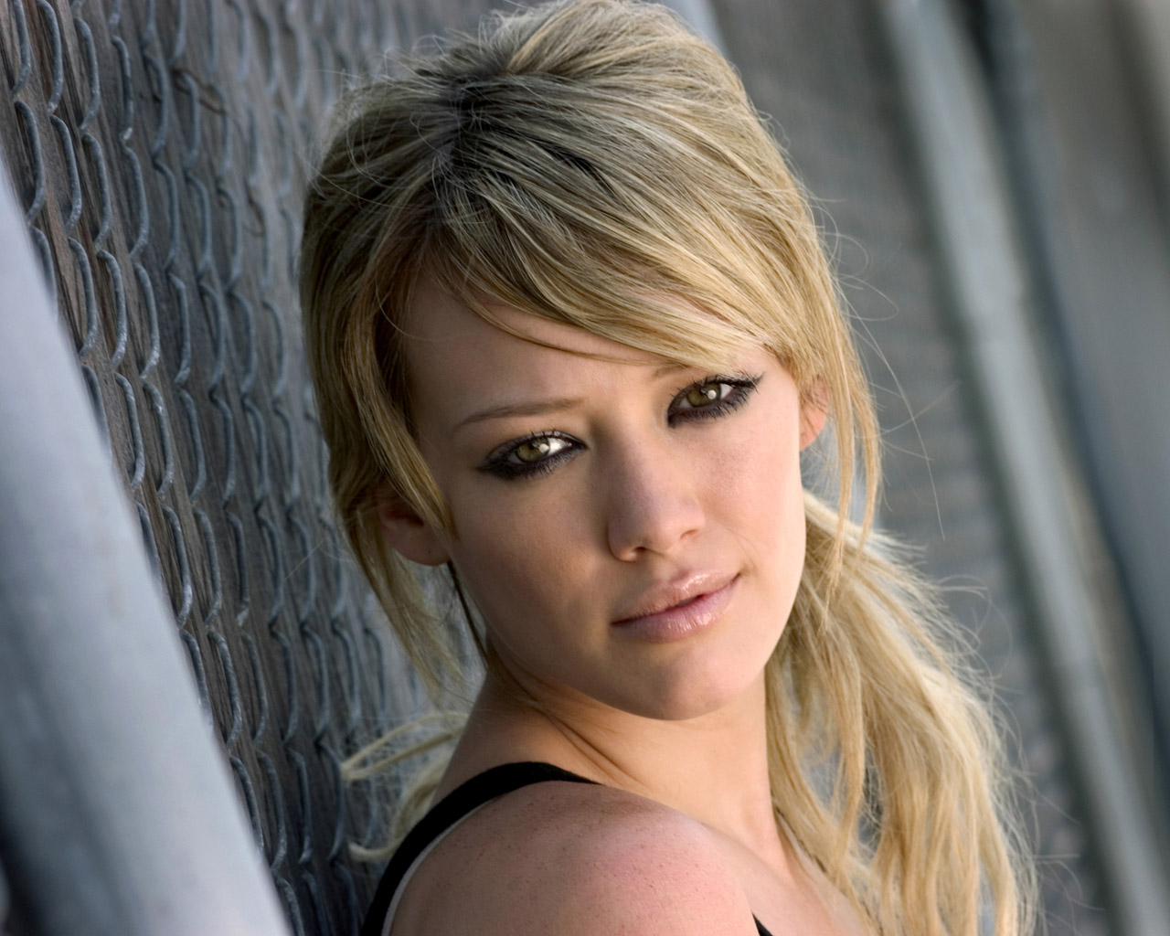 http://4.bp.blogspot.com/-VNxsoOWQYrs/T3xk2pmtkII/AAAAAAAAF3I/ZJOnVZ2wqg8/s1600/Hilary-Duff.jpg