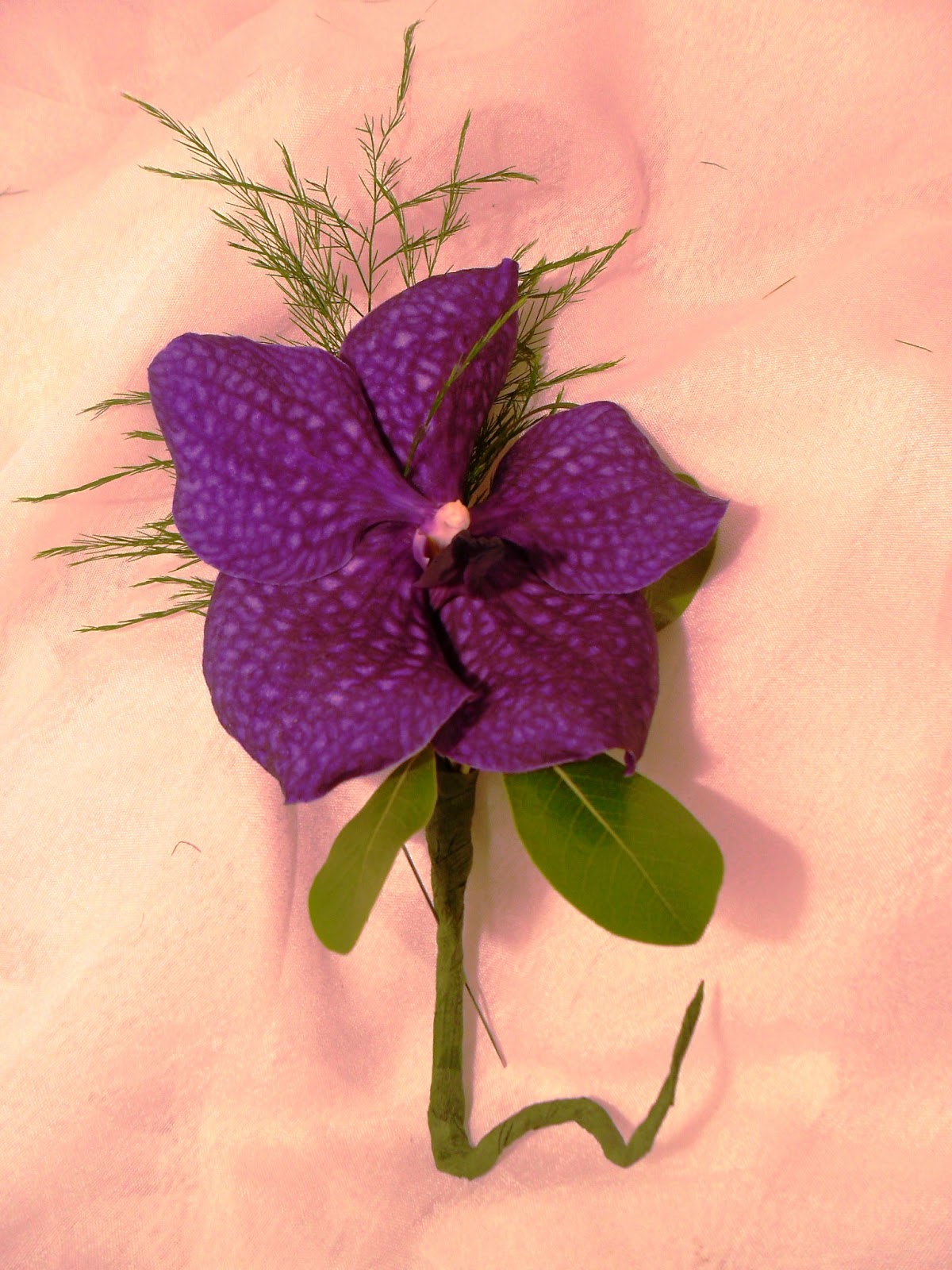 Flori de pus in piept Florarie Non Stop