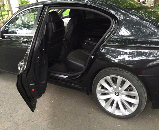 Bmw 750li màu đen thời thượng - 4