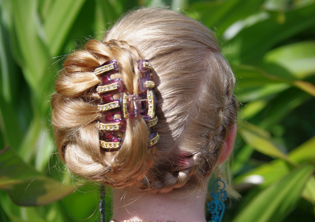 New Hairstyles Today Sunny Day Updo