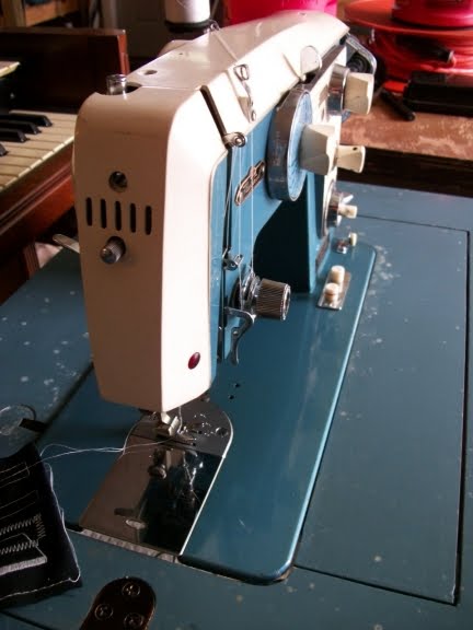 Perfect Stitch August 40 Extraordinary White Sewing Machine Model 1265 Perfect Stitch August 40 Extraordinary White Sewing Machine Model 1265