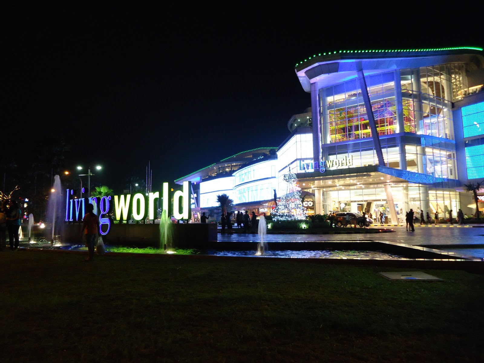 Word Shopping: Living World Alam Sutra | Serpong BSD