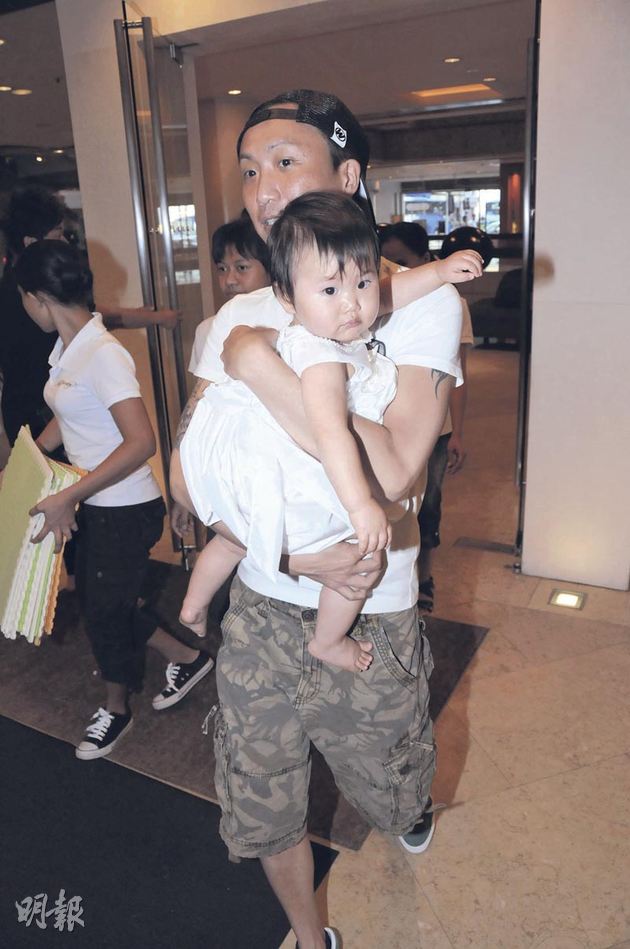 TVB Celebrity News Ronald Cheng throws a birthday party for his 1 year