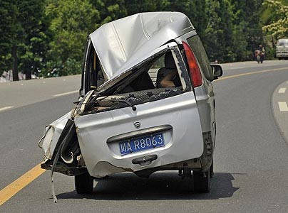 Mobil bekas berniaga