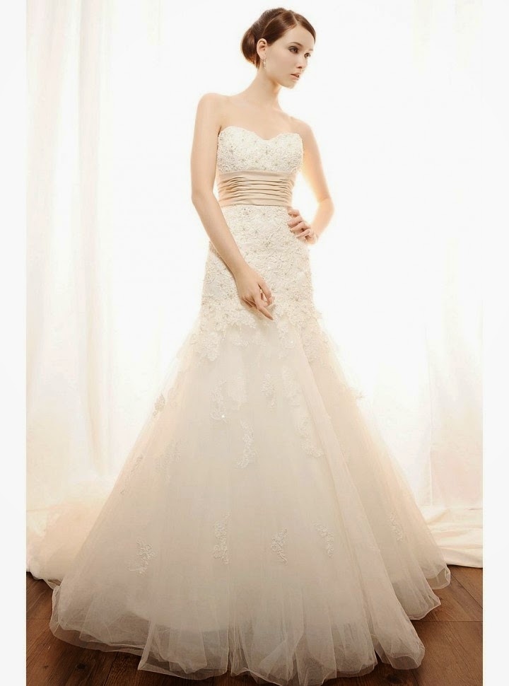 queusar: vestido de novia strapless, escote corazon, con