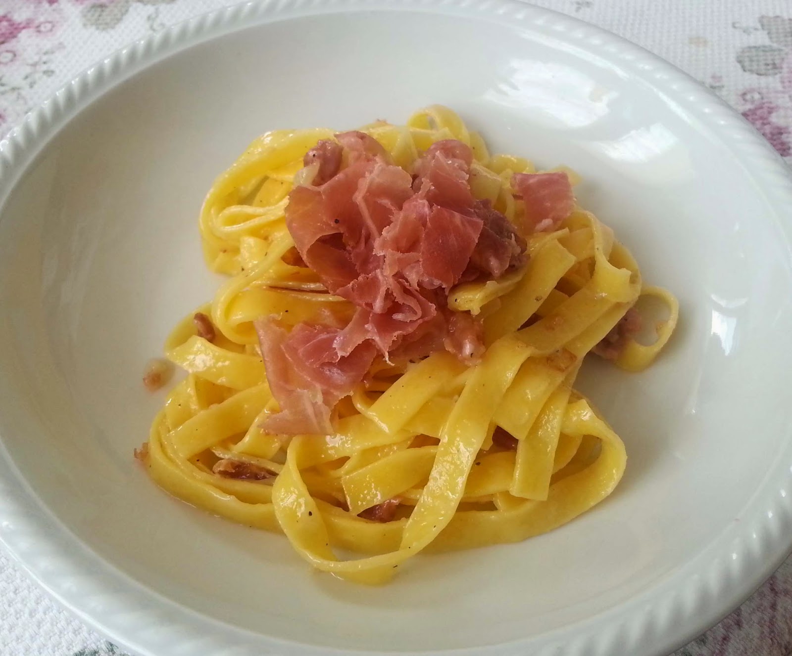 CREAMY CRAB Tagliatelle al Prosciutto Crudo