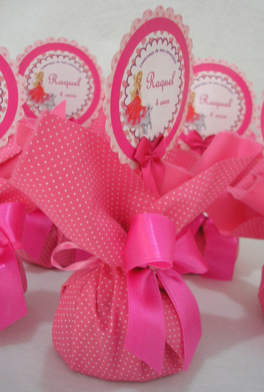 COISAS DE FESTA: Aniversário de 4 aninhos da Raquel - Barbie moda e Magia!