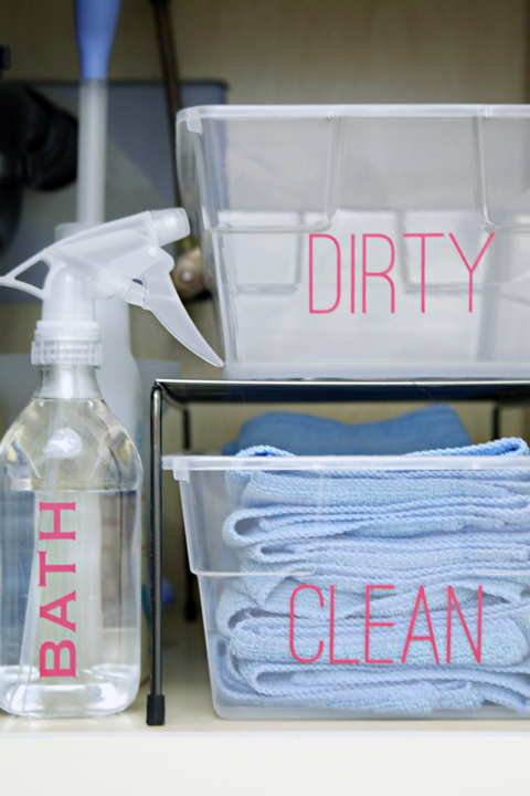 Save Time : Put Together a Mini Cleaning Caddy for the Bathroom + Recipe  for DIY Peppermint Glass + Mirror Cleaner - Clean Mama