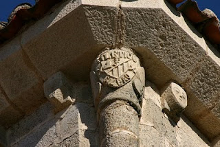 El escudo del Athletic Club en la iglesia de Santa María la Mayor, de Trujillo