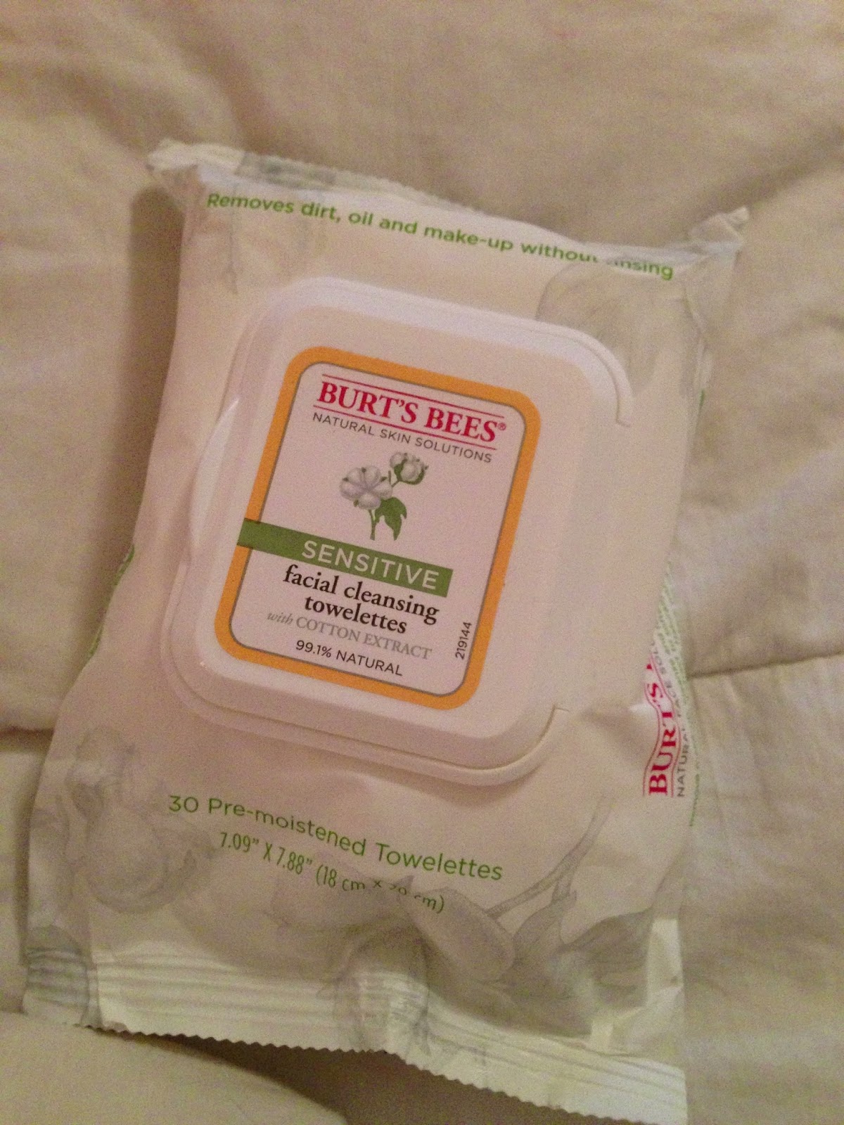 Mama Fashionista Quickie Review Burt's Bees Sensitive Facial Skin