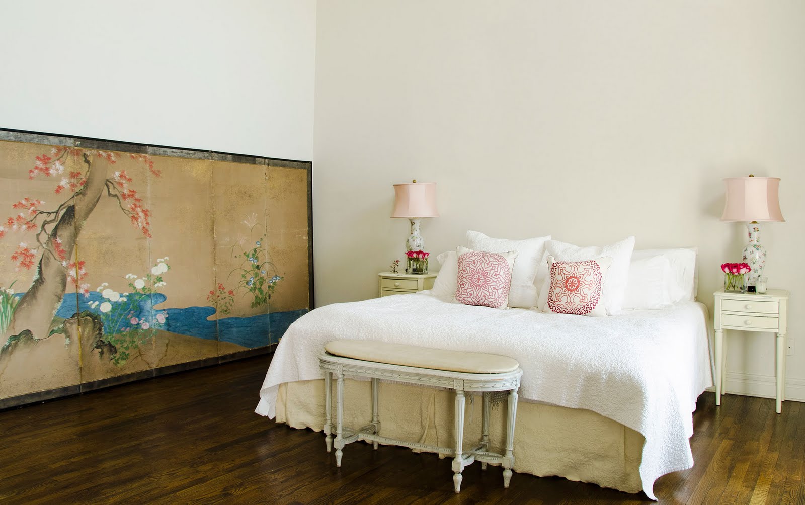http://4.bp.blogspot.com/-VbyGC-lYICc/TdaNJhluStI/AAAAAAAAAaM/OUEoI6PCQZU/s1600/img-new-bedroom-image-apt-erin_185942164827.jpg
