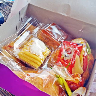 Snack for our lunch Lombok Gili Air | www.meheartseoul.blogspot.com